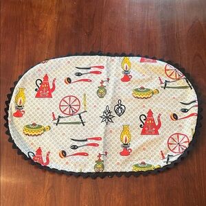 4 Vintage placemats and apron Set.